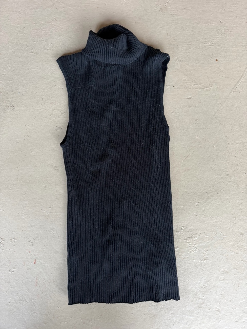 Josephine Chaus Black Sleeveless Turtleneck Ribbed Knit Top